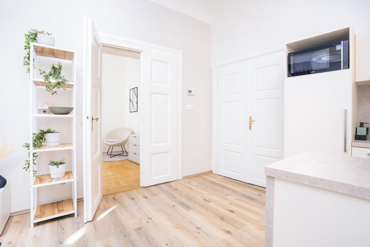 Prague Days - Bright Apartment - Old Town Εξωτερικό φωτογραφία